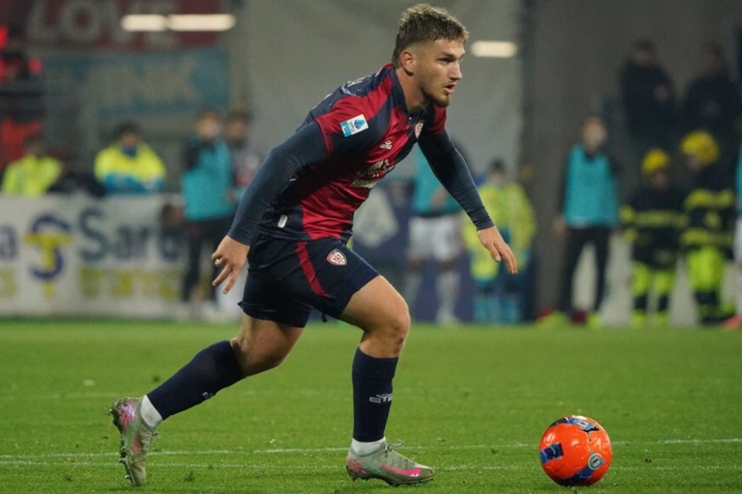 Fiorentina scivola in casa 2-1. Il Cagliari 'vede' la salvezza