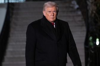 Trump e l'immigrazione, consenso al minimo storico