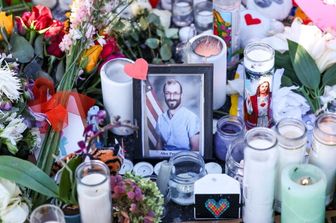 Fiori per Alex Pretti