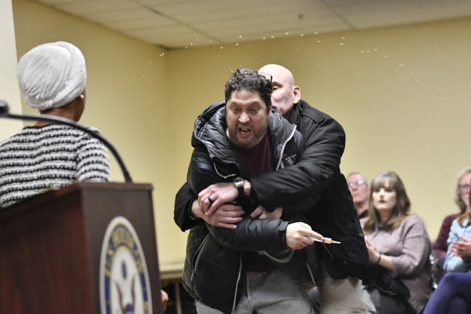 Deputata dem aggredita a Minneapolis