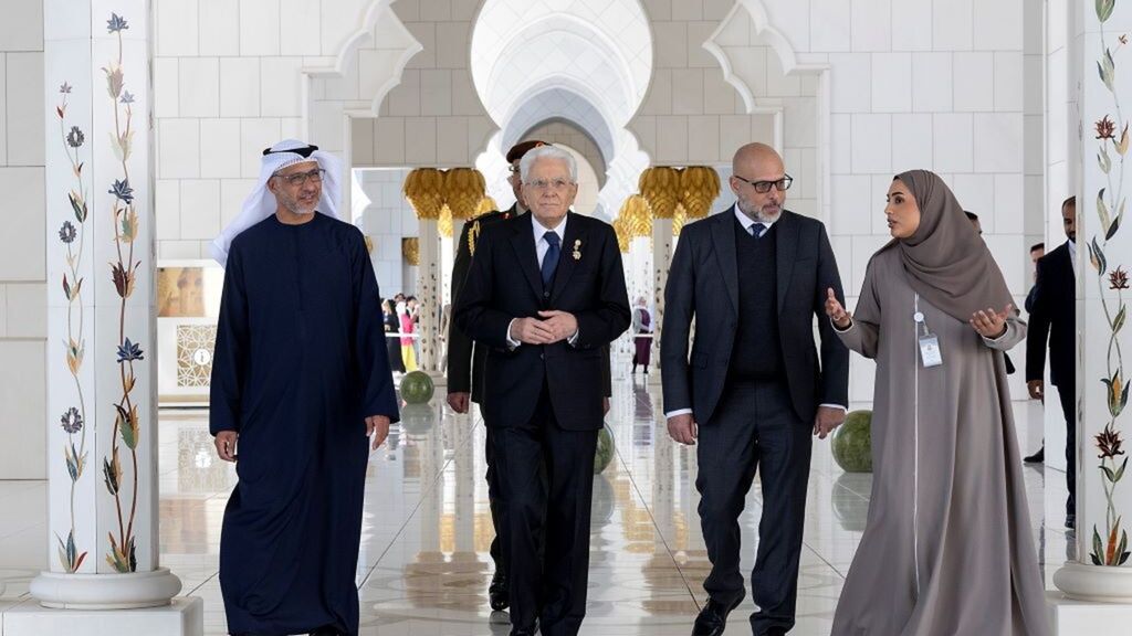 Il Presidente della Repubblica Sergio Mattarella visita la Grande Moschea Sheikh Zayed