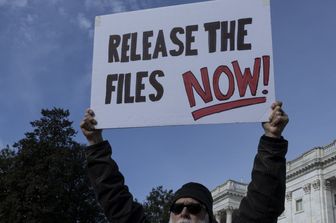 Epstein, rilasciati tre milioni di nuovi file. Il Dipartimento di Giustizia Usa: "Non stiamo proteggendo Trump"