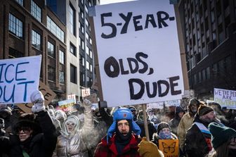 Protesta contro l'arresto del piccolo Liam Conejo Ramos