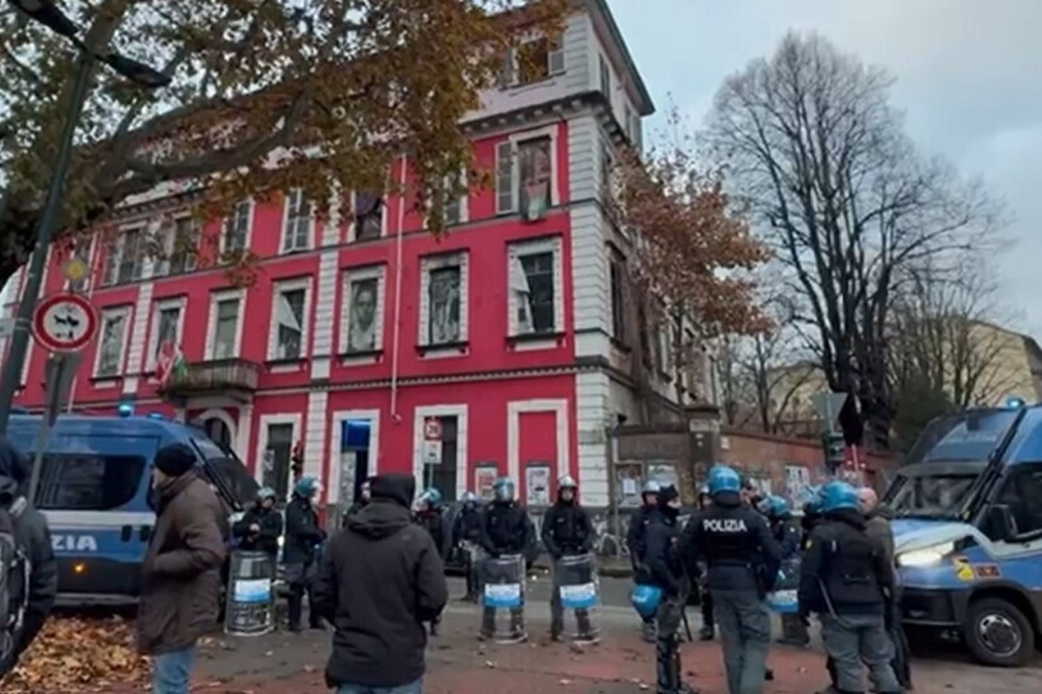 Il centro sociale Askatasuna di Torino