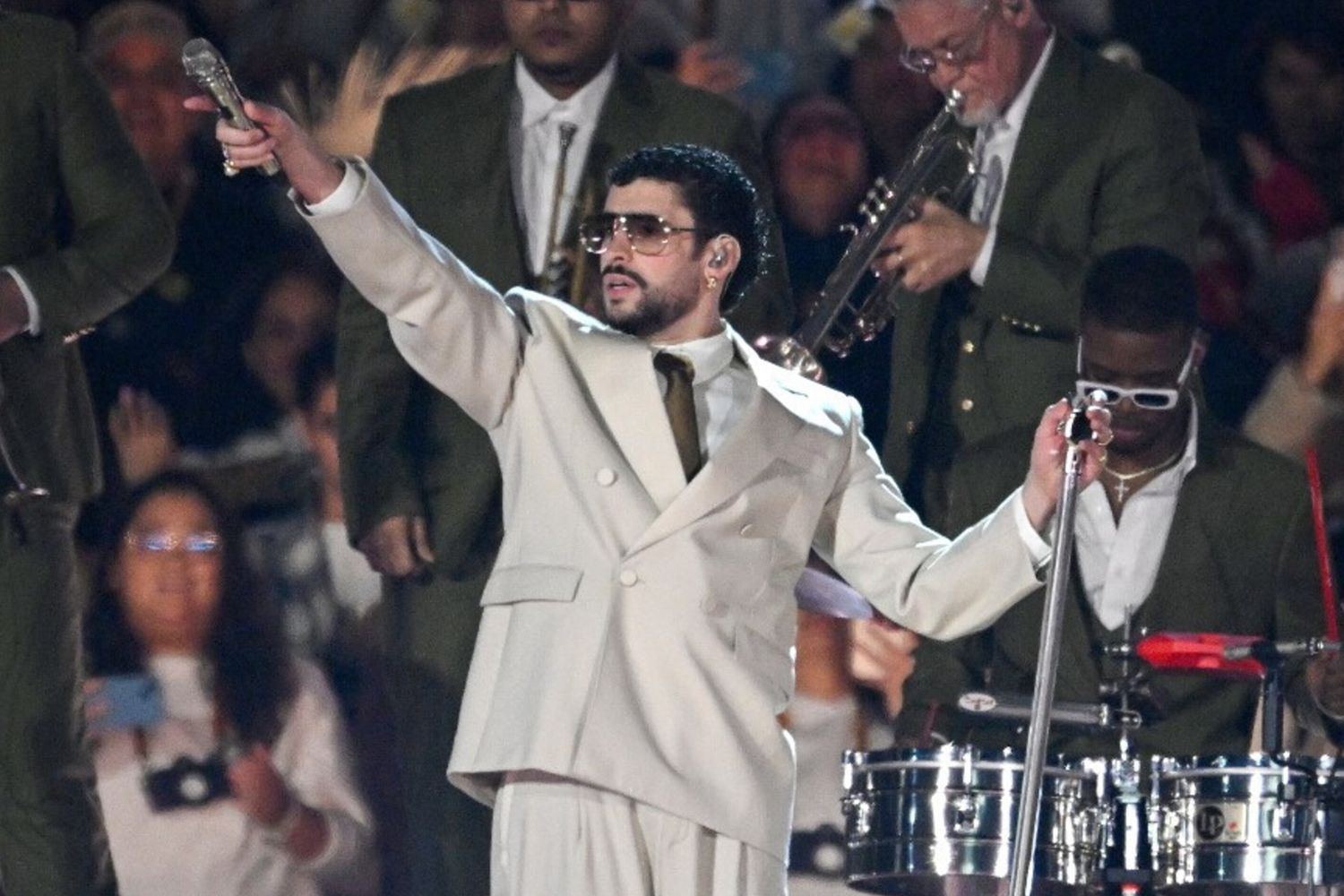 I Grammy Awards in versione anti-Ice. E Trump querela il presentatore: "Mai stato sull'isola di Epstein"