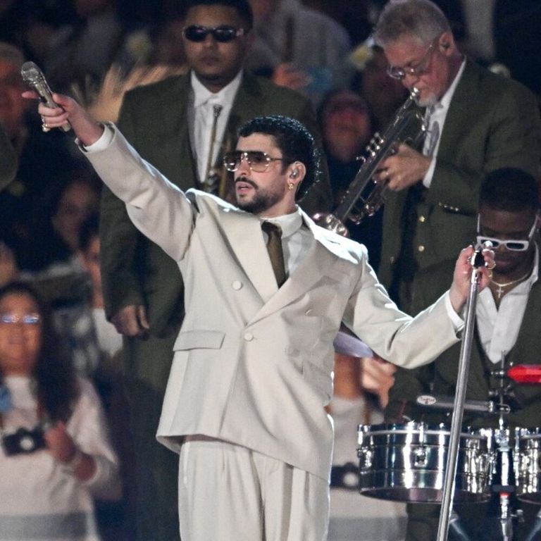 I Grammy Awards in versione anti-Ice. E Trump querela il presentatore: "Mai stato sull'isola di Epstein"