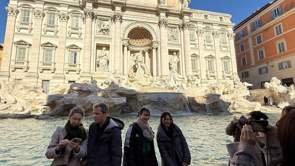 Vedere da vicino la Fontana di Trevi da oggi costa 2 euro