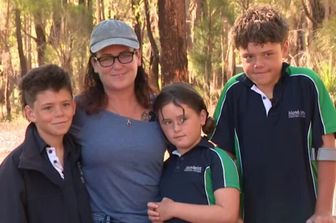 Austin Appelbee ha nuotato per quattro chilometri per salvare la sua famiglia, trascinata in mare al largo della costa dell'Australia Occidentale