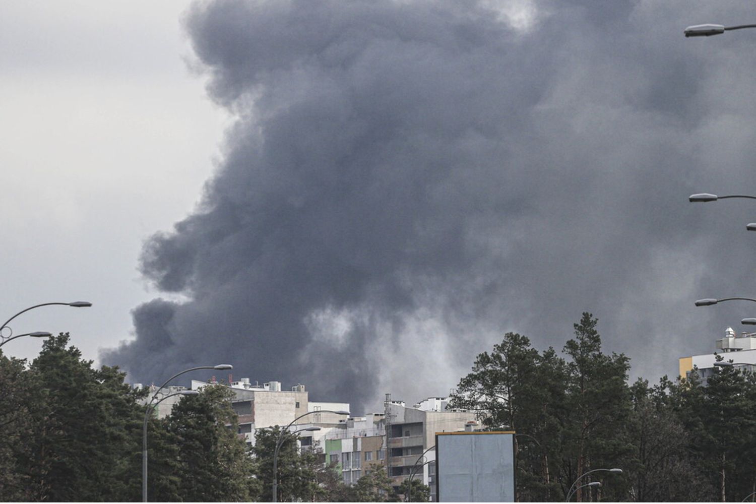 Fumo nel distretto Darnytskyi di Kiev