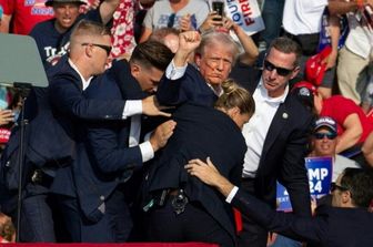 Donald Trump subito dopo l'attentato