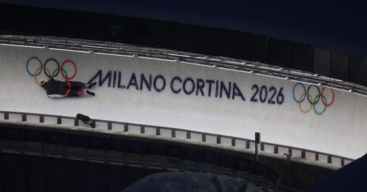 Milano Cortina: adrenalinico skeleton, A faccia in giù in un budello ghiacciato