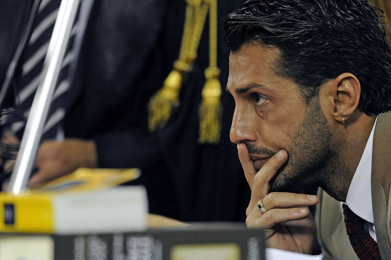 Corona durante un'udienza del processo d'appello per il caso 'Vallettopoli' nel 2010