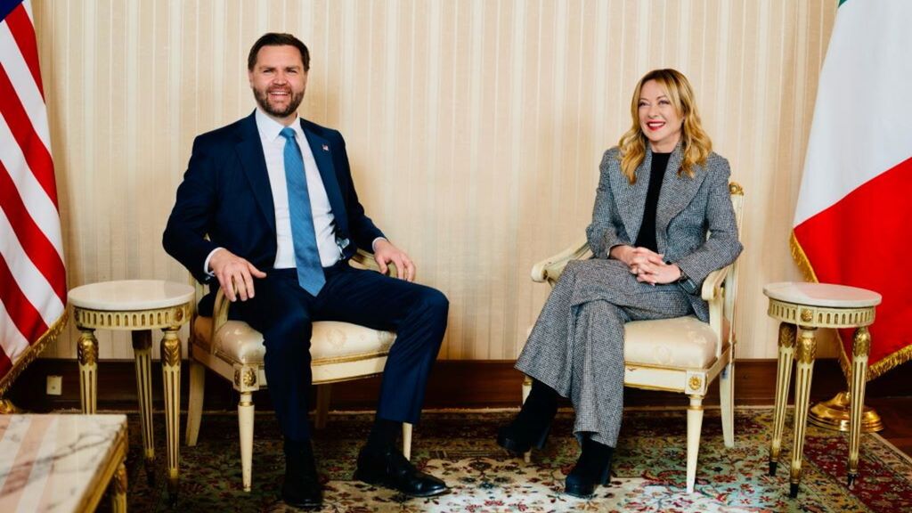 Meloni e Vance in Prefettura a Milano