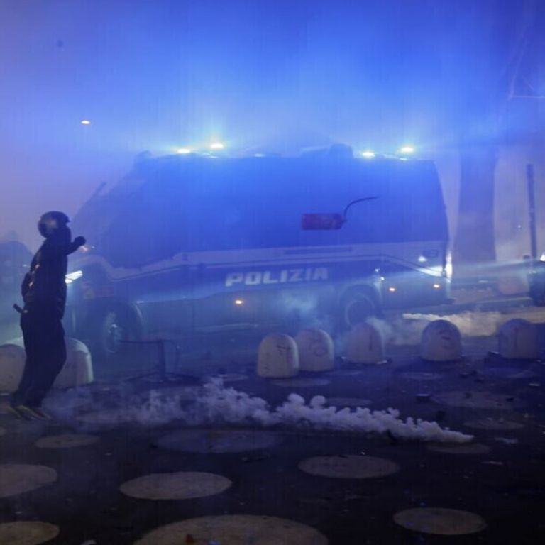 Scontri durante una manifestazione (immagine di archivio)