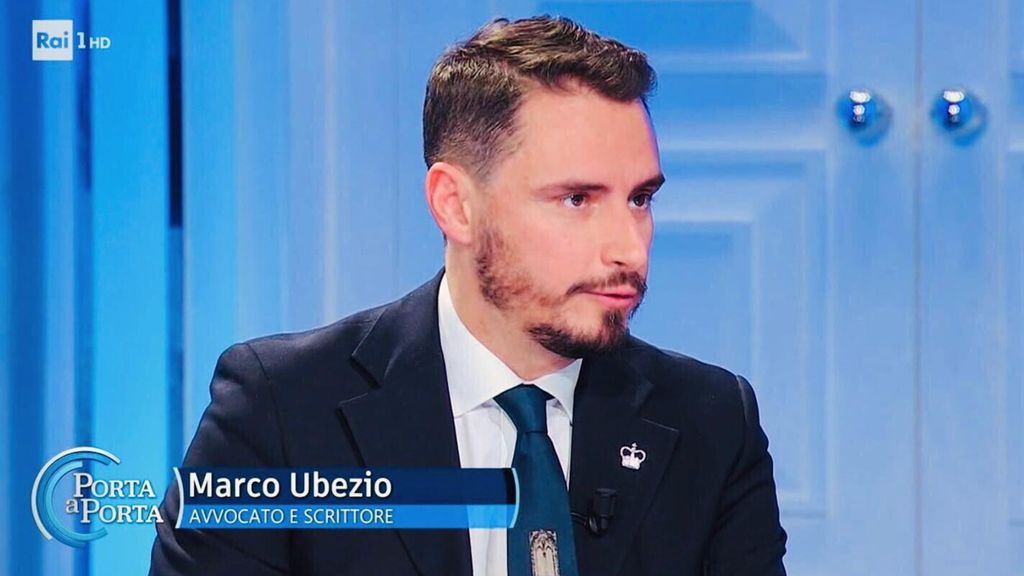 "Elisabetta II e la Corona infinita"