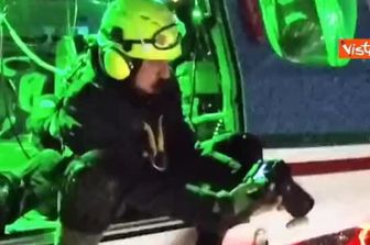 Cerimonia d'apertura Milano Cortina, la visuale dall'alto dall'elicottero della Polizia di Stato