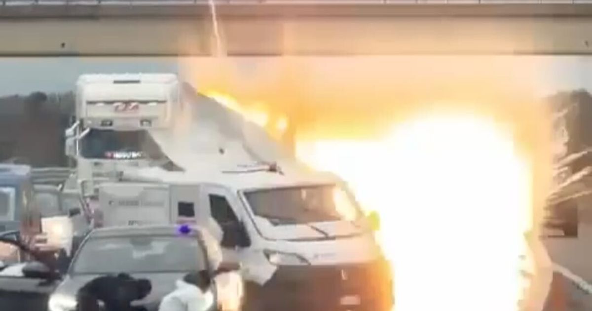 Blitz con kalashnikov sulla Brindisi Lecce. Fermati due sospetti