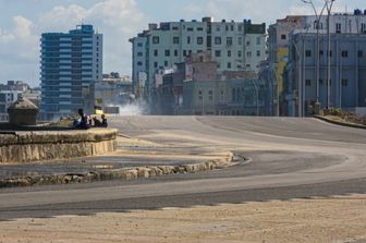 Cuba sospende il cherosene per le compagnie aeree