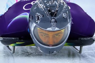 Atleta ucraino casco