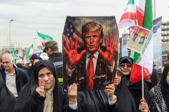 "Morte agli Usa". L'Iran festeggia la Rivoluzione islamica