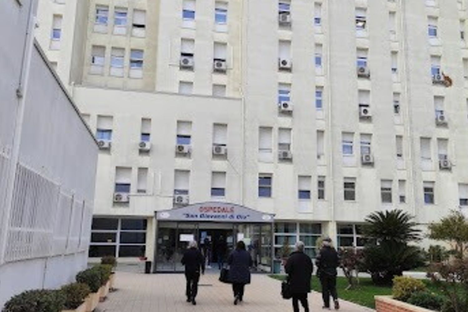 Aggressione a un medico di Crotone, l'allarme dei sindacati