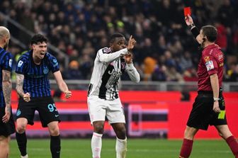 Cartellino rosso per Pierre Kalulu