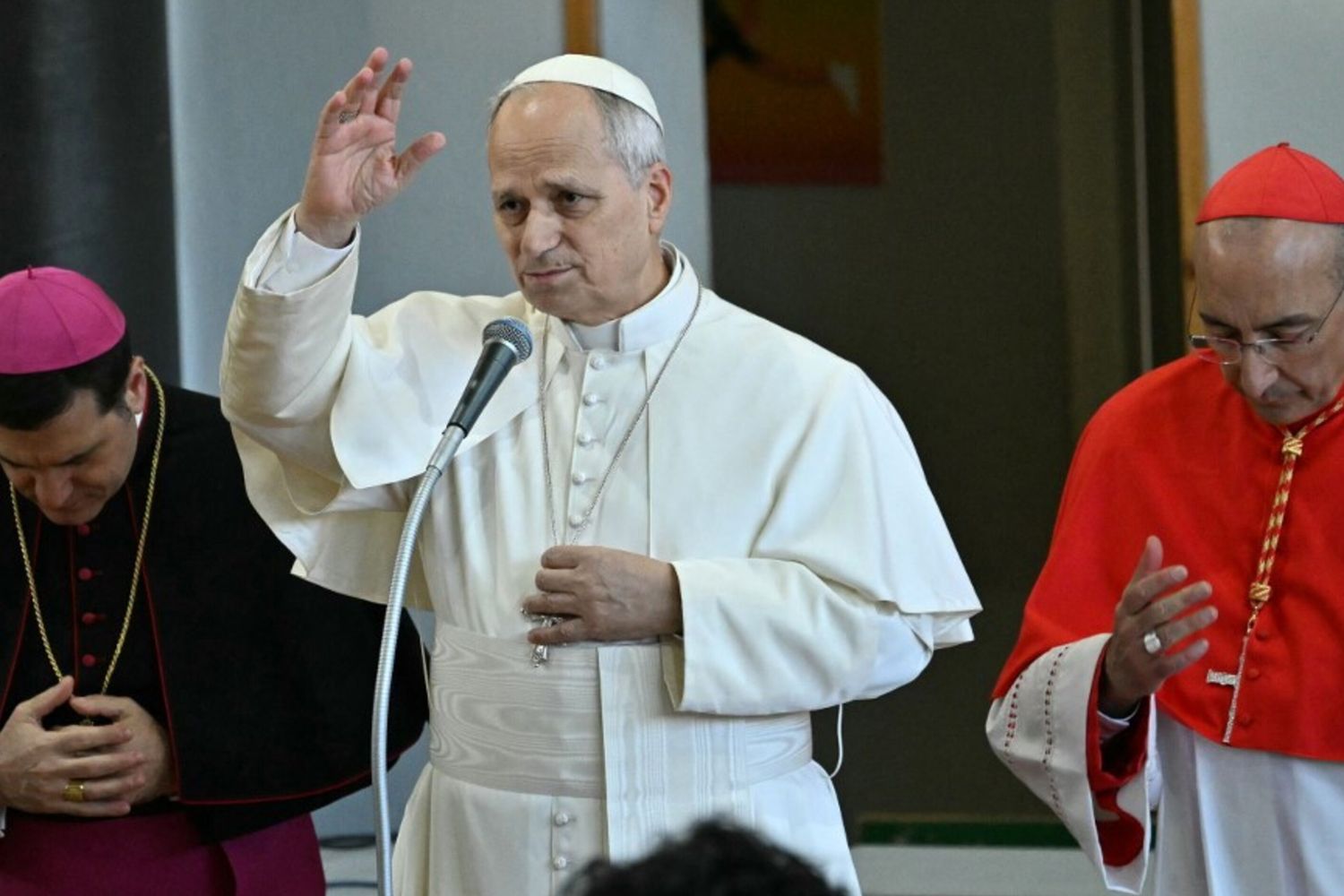 Papa Leone XIV partecipa alla visita pastorale alla parrocchia di “Santa Maria Regina della Pace” a Ostia