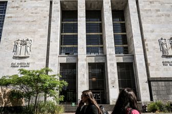 Omicidio Mansouri, altri quattro poliziotti indagati a Milano