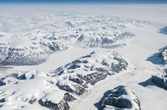 Groenlandia, il ghiaccio della calotta si muove come il mantello terrestre