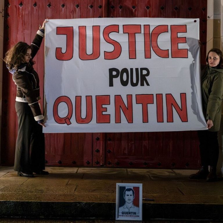 Striscione per Quentin Deranque ucciso a Lione