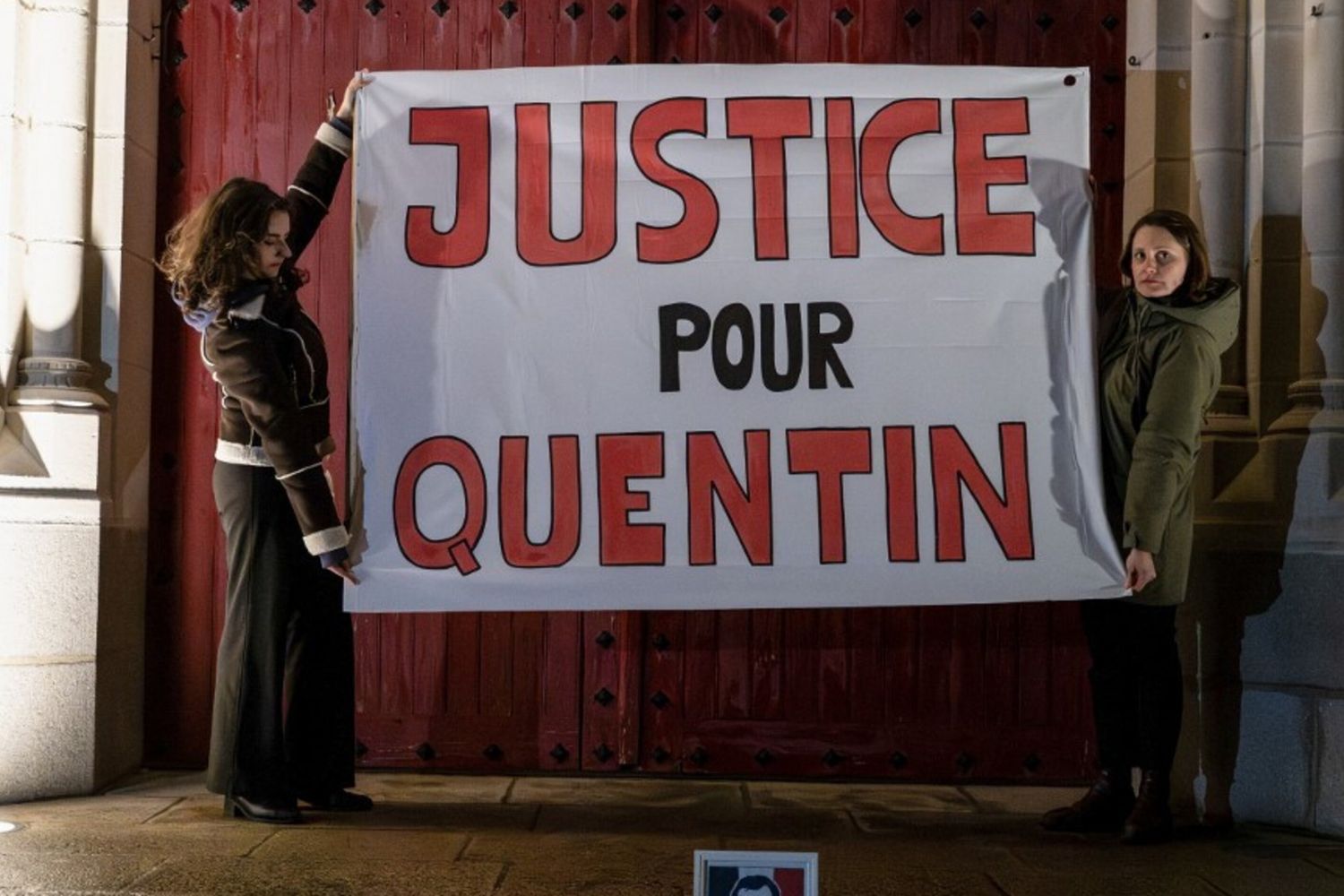 Striscione per Quentin Deranque ucciso a Lione