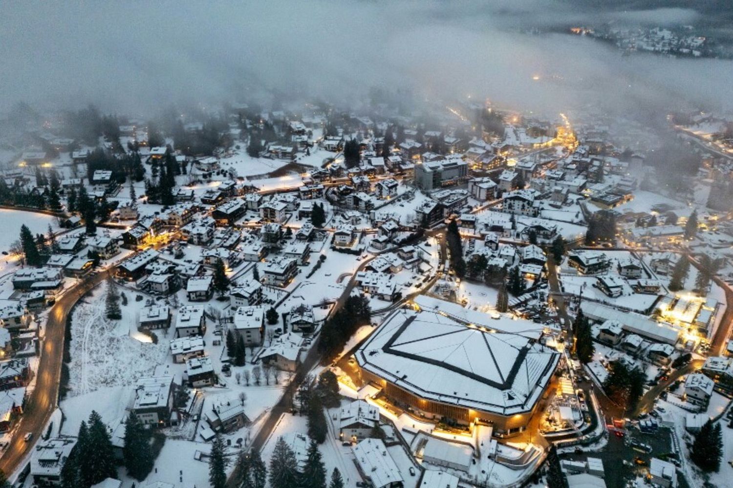 Lo stadio che ospita le gare di curling a Cortina d'Ampezzo
