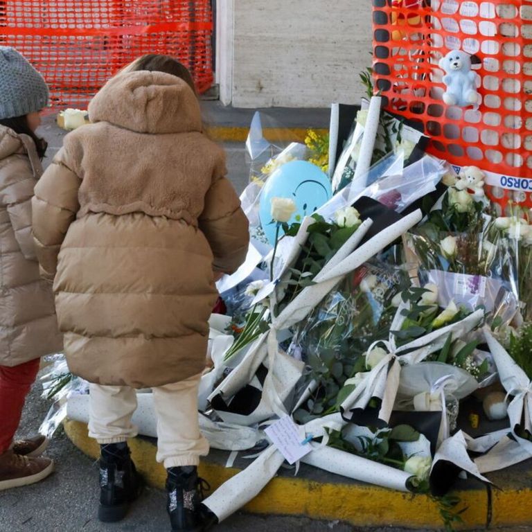 Fiori per Domenico all'ospedale Monaldi