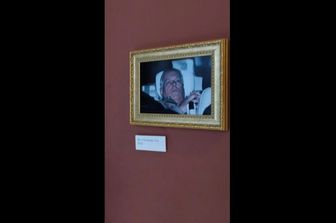 Il finto quadro con il principe Andrea al Louvre