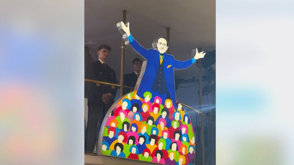 Un pannello dedicato a Pippo Baudo al Teatro Ariston