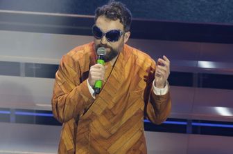 Dargen D'Amico col look parquet