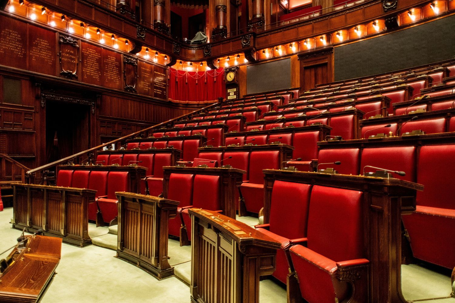 Manovra: slitta l'approdo in Aula, ecco le modifiche proposte dal governo