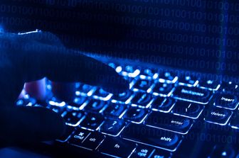 Francia: hackerati milioni di dati sanitari, anche di leader politici