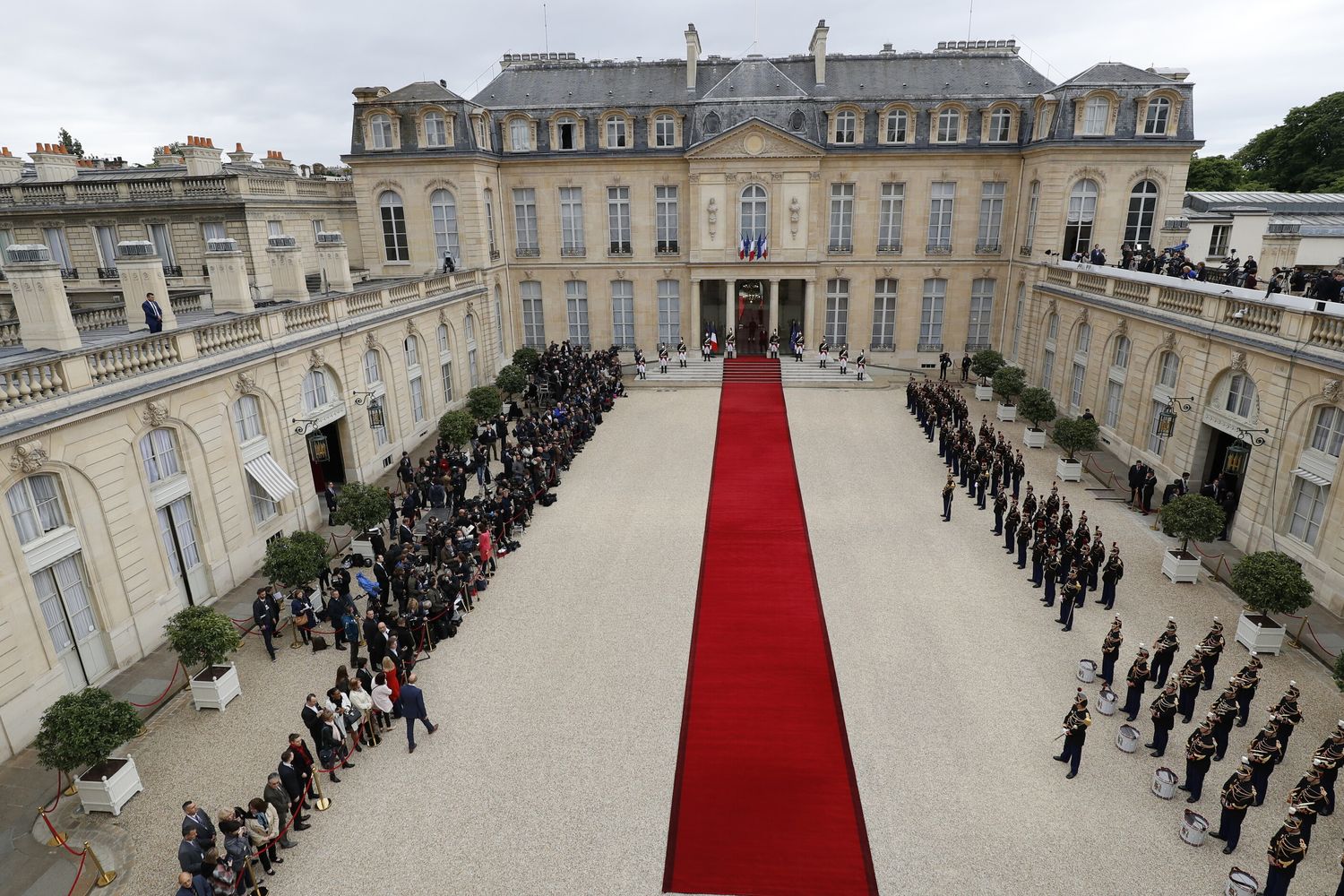 Furto di porcellane all'Eliseo, tre imputati rischiano 8 mesi di carcere