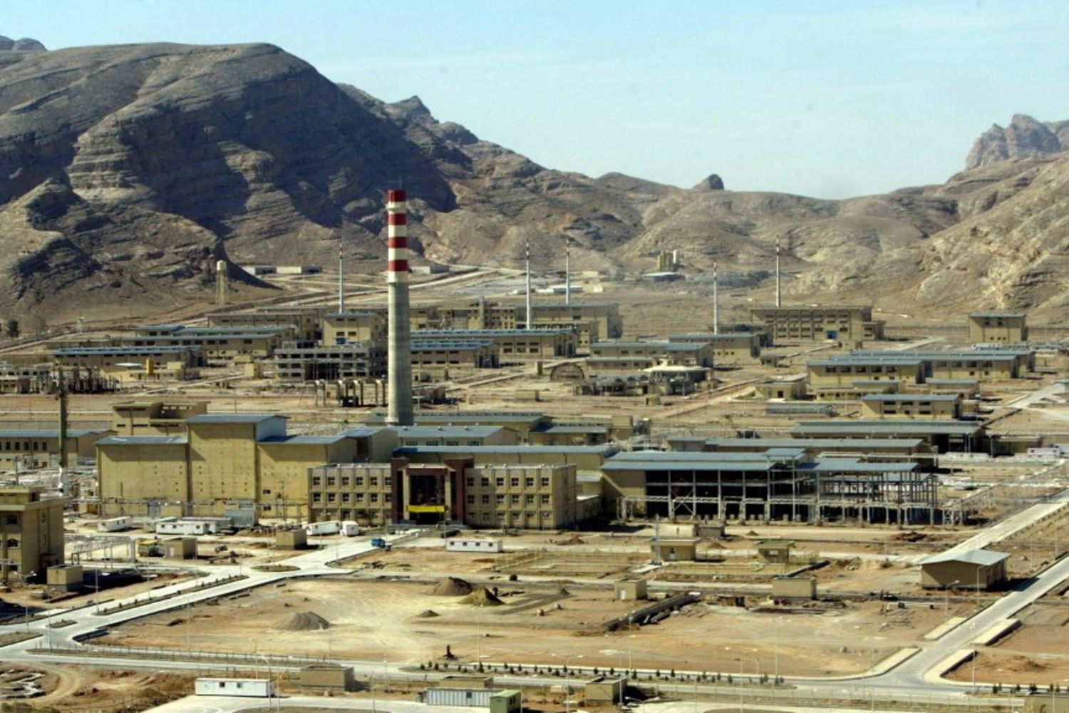 Una veduta generale della centrale nucleare di Isfahan prima dell'attacco Usa