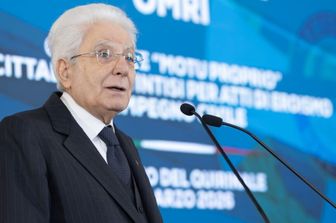 Sergio Mattarella nel corso dell'incontro con i nuovi insigniti dell’Ordine al Merito della Repubblica Italiana conferite “motu proprio” a cittadini distintisi per atti di eroismo e impegno civile