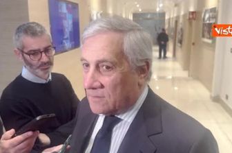 Tajani sui rimpatri da Dubai: "Bisogna evitare di prenotare il pullman e non presentarsi"