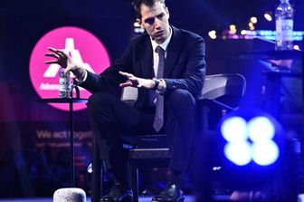 IA: Mistral, il nuovo modello europeo che sfida OpenAI e Gemini