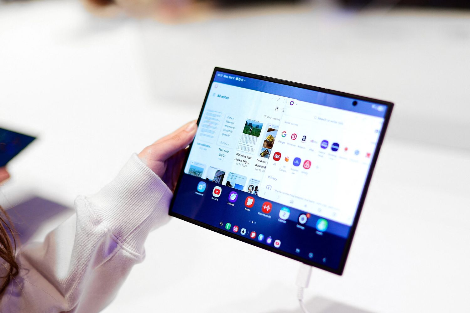 Uno smartphone trifold di Samsung