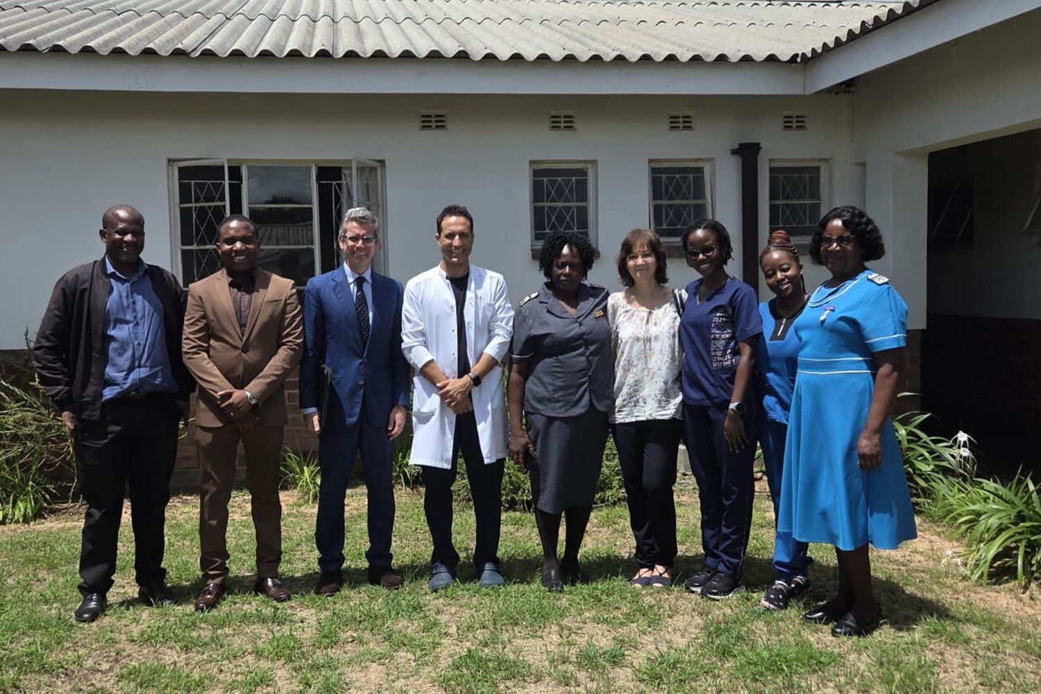 Italie-Zimbabwe: l’ambassadeur Giacalone en visite à l’hôpital Luisa Guidotti de Mutoko