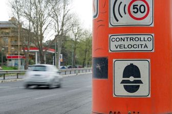 Un autovelox in una strada di Roma