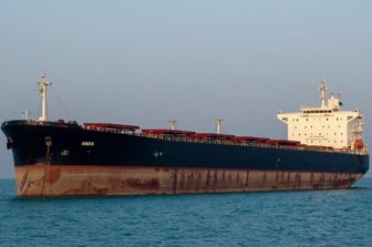 Una petroliera nello stretto di Hormuz (immagine di archivio)