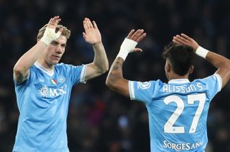 Il Lecce sogna per un tempo, poi con i cambi il Napoli vince la partita