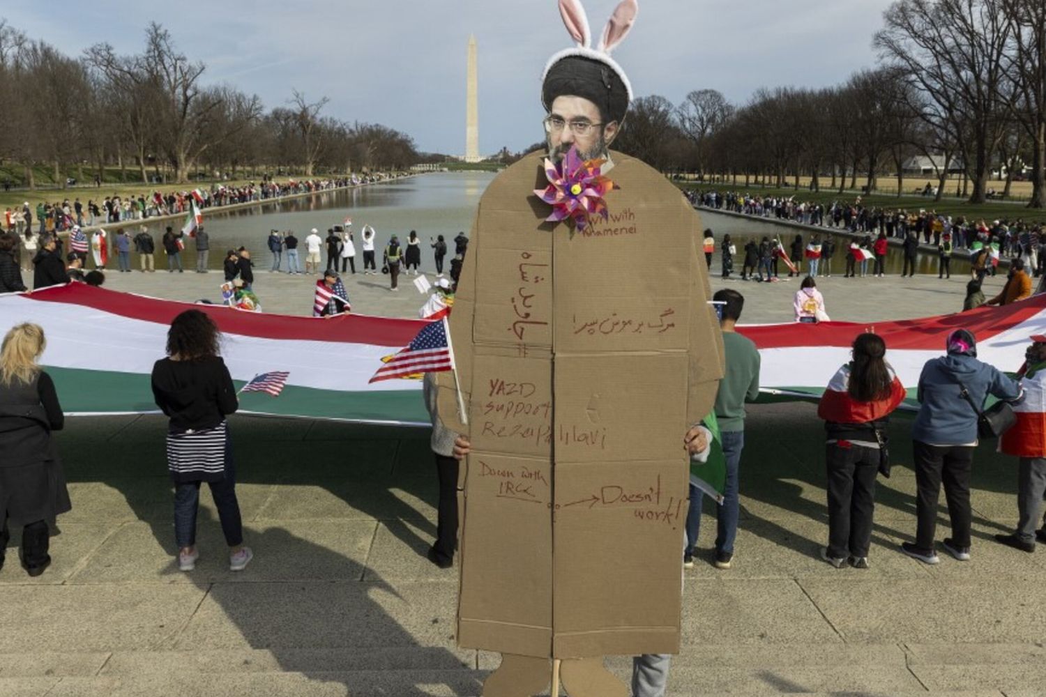 The Telegraph: "Mojtaba scampato al raid mortale per pochi secondi"