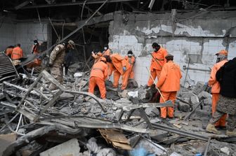 Raid in un centro medico di Kabul, centinaia di morti. Che cosa succede tra Pakistan e Afghanistan?